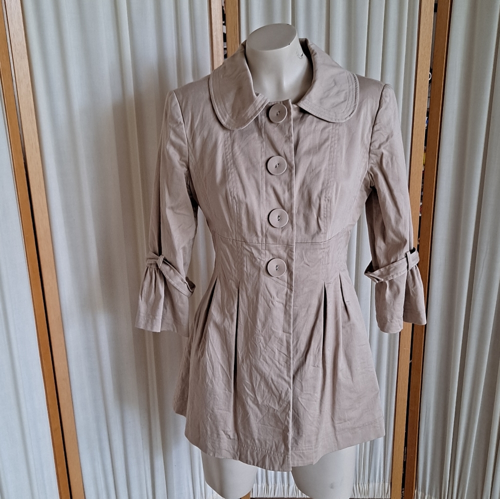Sele Cream Colored Lined 3/4 sleeve Dress Coat